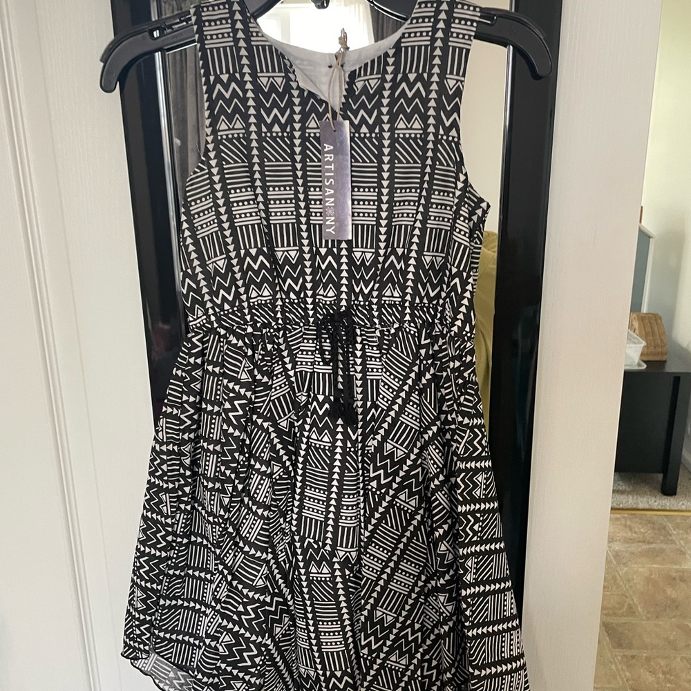 Black and White Girls size 6x dress!